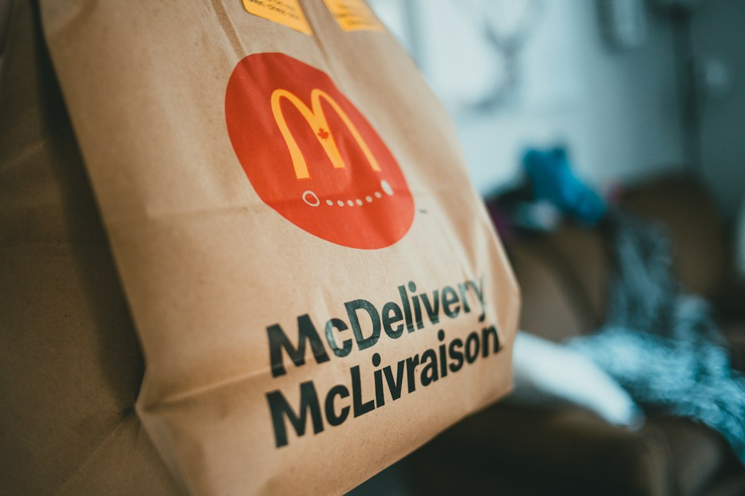 Enhancing Food Brand Efficiency with Mid-Mile Logistics Services